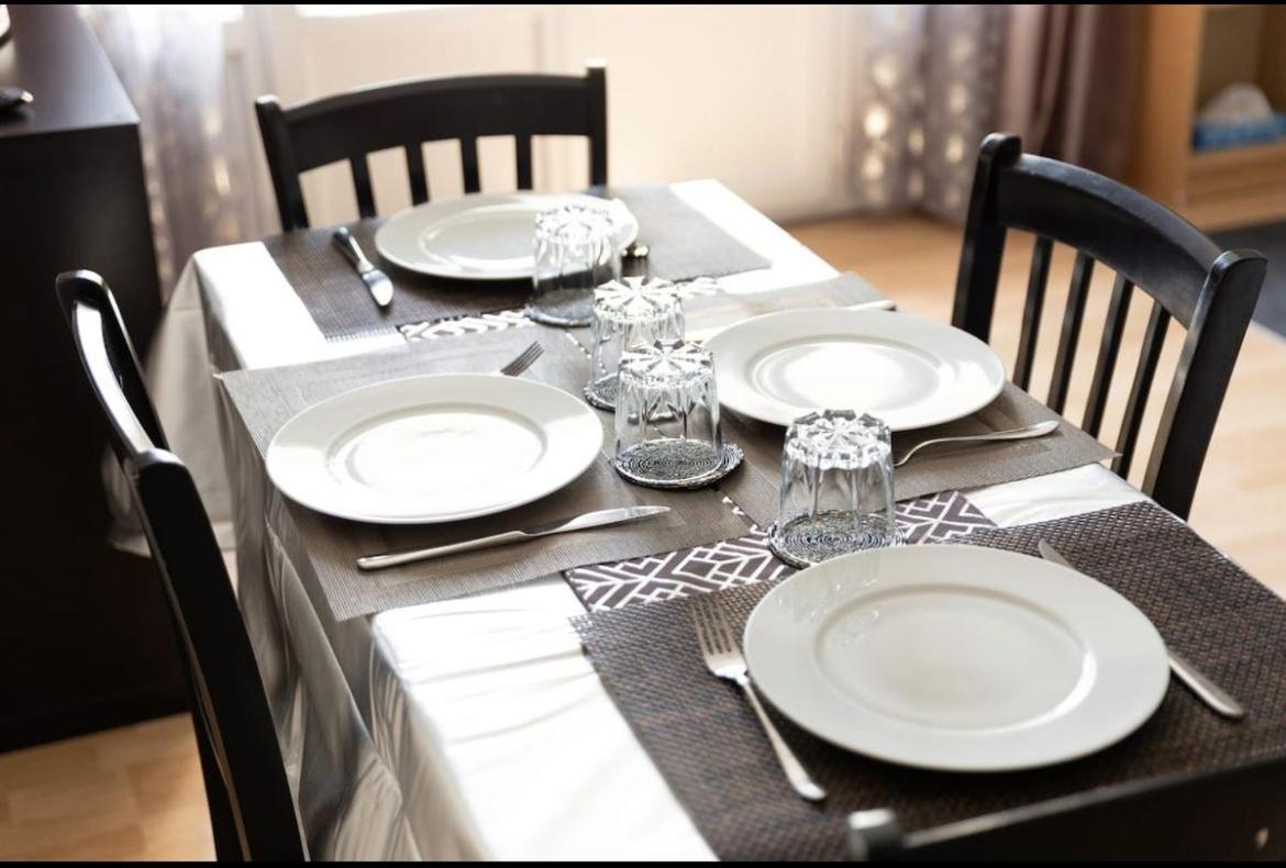 Superbe Studio Apartment A 2Mn De Paris ฌ็องตีญี ภายนอก รูปภาพ